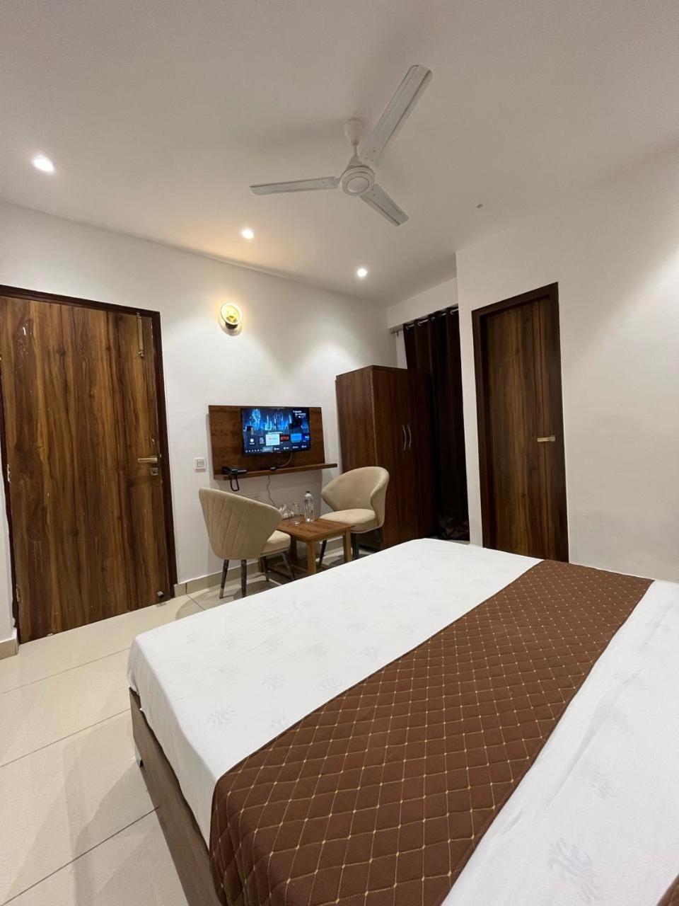 Hotel Platinum Inn Ludhiana Buitenkant foto